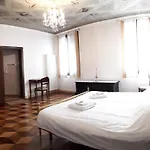 Via Museo Oda ve Kahvaltı 3*