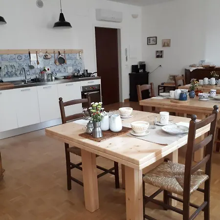 Via Museo Alojamento de Acomodação e Pequeno-almoço Bassano del Grappa