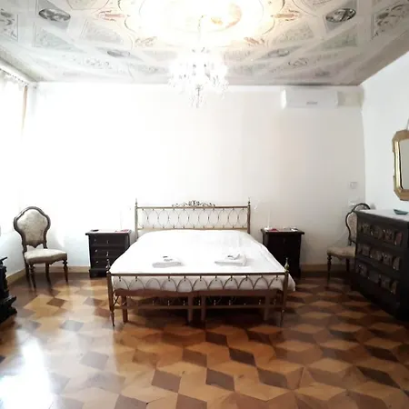 Via Museo Oda ve Kahvaltı Bassano del Grappa