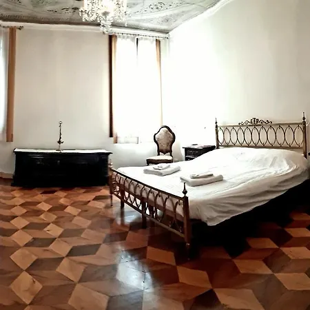 Alojamento de Acomodação e Pequeno-almoço Via Museo 3*